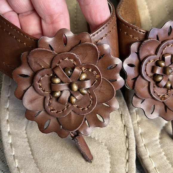 Cliffs white mountain 'Carnation' Women's Sandal Women's Brown Sandals - Picture 9 of 12